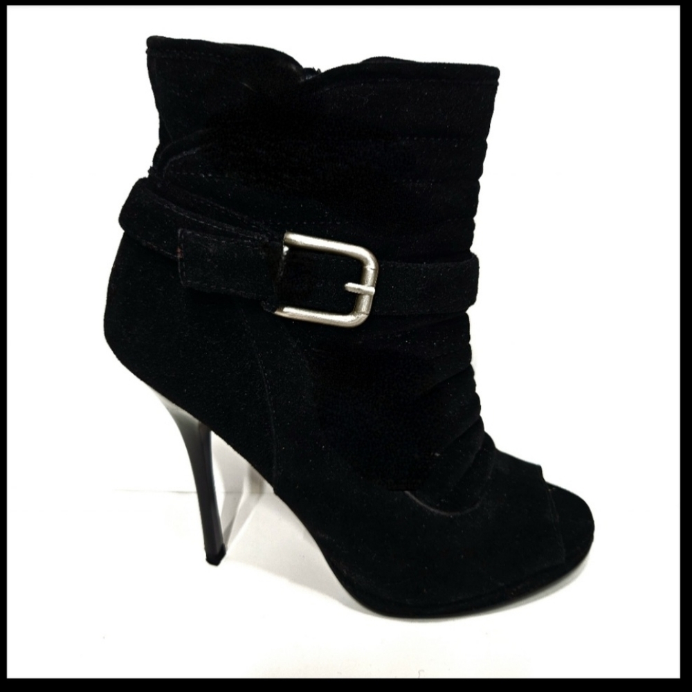 QUPID Slouch Booties, Black Vegan Suede, Side Buckle, Sz 7.5